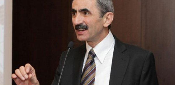 Aslan İsmayılov namizədliyini geri götürdü