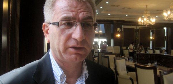 Saxta diplom satan 15 ilin deputatı baş həkimə uduzur -VİRTUAL SƏSVERMƏ