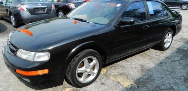 Nissan Maxima ucuz qiymətə satıldı