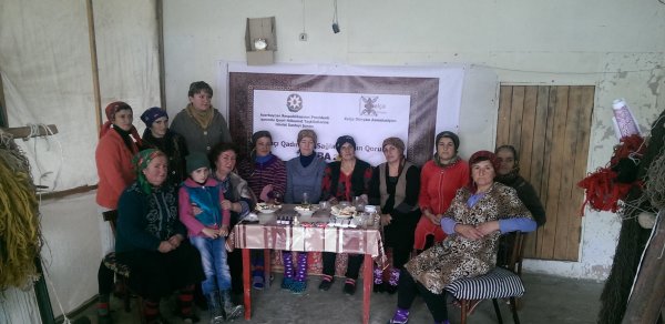 “Xalça dünyası” peşə xəstəliklərinə aid müzakirə aparıb