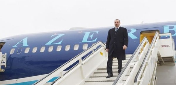 İlham Əliyevin Gürcüstana səfəri başladı