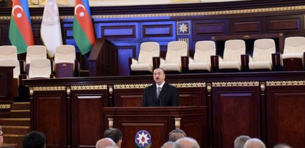 İlham Əliyev AMEA-nın 70 illik yubileyində