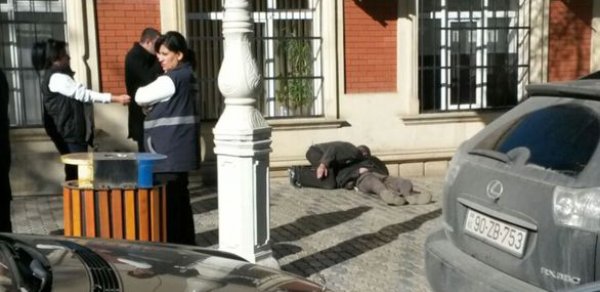 Məhkəməyə çağırılan şəxs orada öldü -  FOTO