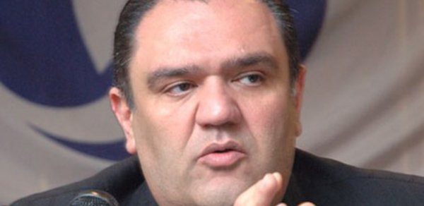 Əsədullayevin bankında pay bölgüsü dəyişikliyi