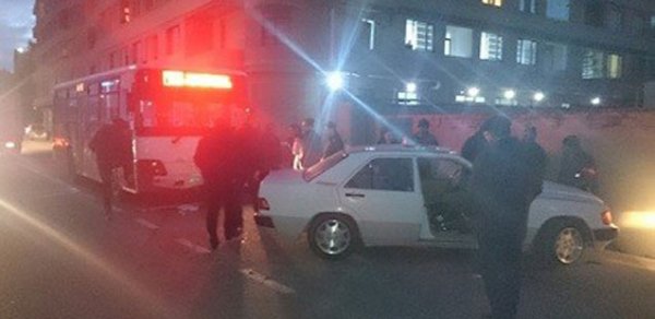 Bakıda avtobus sürücüləri arasında dava -  VİDEO 