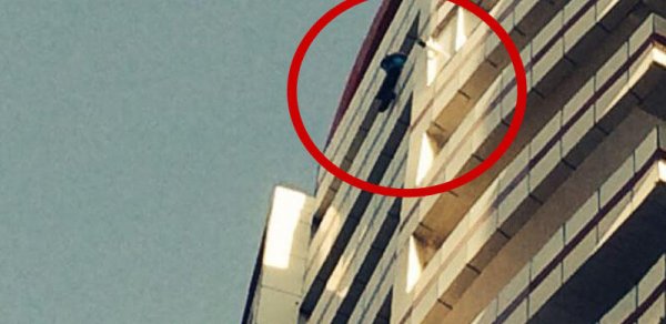 Bakıda qız özünü 19-cu mərtəbədən atdı–FOTOLAR