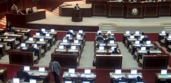 Milli Məclisə sədr seçildi -  4 yeni komitə yaradıldı