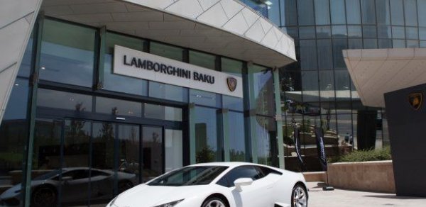 Bakıda 460 min manatlıq “Lamborghini” satıldı -  FOTO