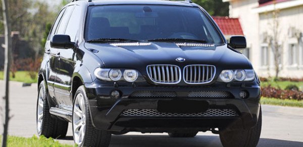 Bakıda BMW X5 cəmi 9500 manata satıldı