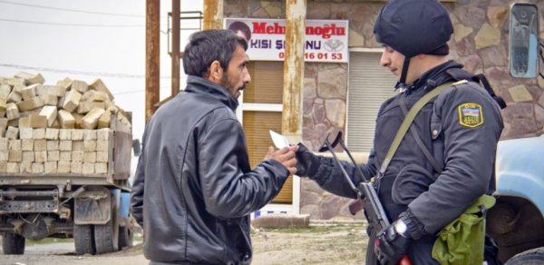 Polisə yeni səlahiyyət verilir -  Odlu silahdan istifadə edəcək