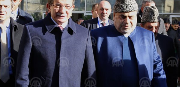 Davudoğlu Bakıda cümə namazında -  VİDEO