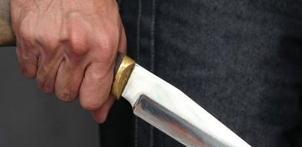 Bakıda 42 yaşlı kişi boğazını kəsərək intihar etdi
