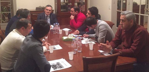 Media nümayəndələri azərbaycanlı səfirlə görüşdə - Foto