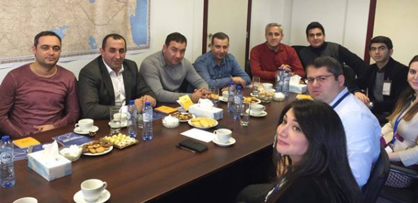 Azərbaycanlı jurnalistlər NATO-nun mənzil qərargahında - FOTOLAR