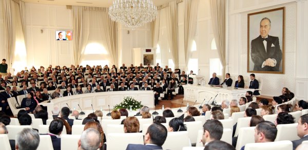 Gəncədə Heydər Əliyevin anım günü ilə əlaqədar elmi-praktik konfrans