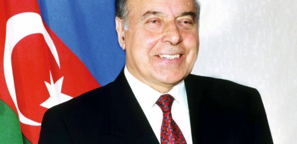 Heydər Əliyevin vəfatından 12 il keçir