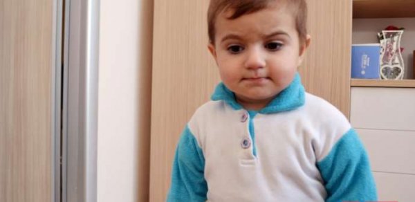 Azərbaycanda ana körpə qızını parkda qoyub qaçdı