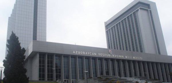 Azərbaycanda dövlət dilinə qarşı əməllərə görə cəzalar sərtləşdirilir