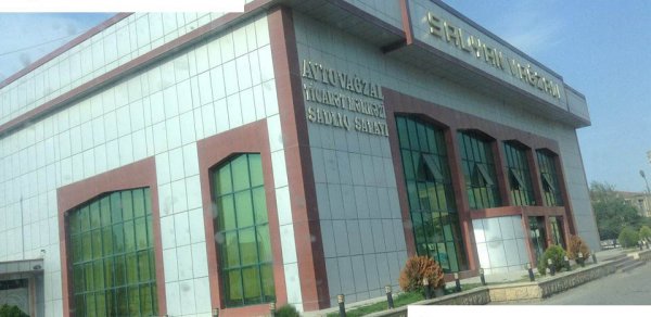 Salyan ‘padişah’ı avtovağzalı şadlıq sarayı etdi - icra başçısından unikal addım  FOTOFAKT 