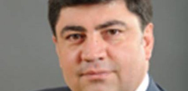 “Məgər dollar bahalaşıb?” – Millət vəkili