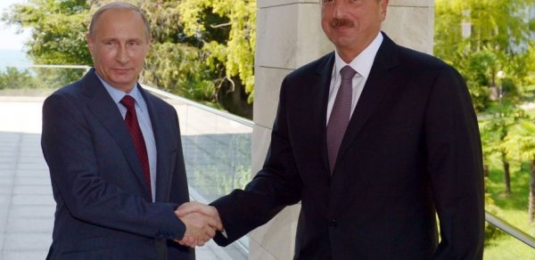 Putin İlham Əliyevi təbrik etdi