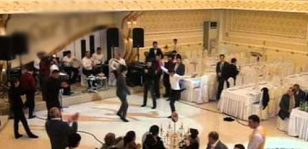Şəmkirli milyonçunun oğlunun sünnət toyu - yüzminlər havada uçuşur  VİDEO 