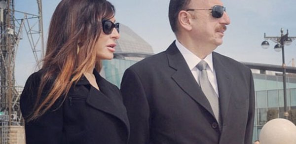 Prezidentlə ailəsi ağac əkdi