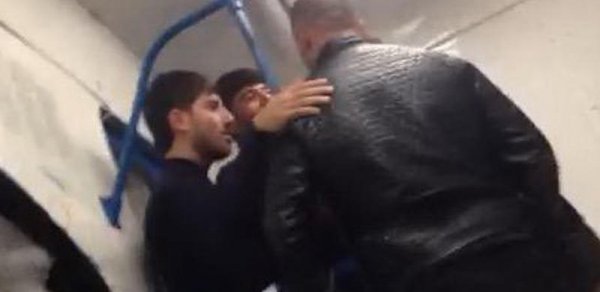 Bakı metrosunda gənclərin yersiz hərəkəti idmançını coşdurdu -  VİDEO 
