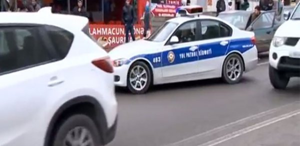 “Sürücü ilə gizlənqaç oynayırlar…” –ATV yol polisini yıxdı-sürüdü+Video