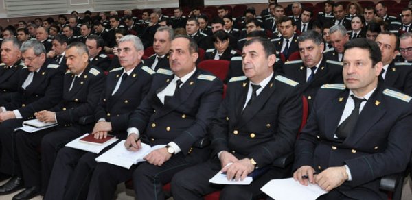 Zakir Qaralov prokuroru işdən çıxardı