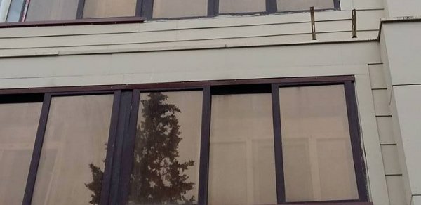 Bakıda binalara çəkilən yeni üzlüklər də keyfiyyətsiz çıxdı -  FOTOLAR
