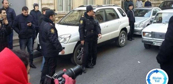 Bakıda jurnalistlər aksiya keçirdi —  FOTOLAR 
