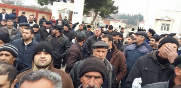 Ağsuda bahalaşmaya qarşı etiraz aksiyası keçirdi - FOTO