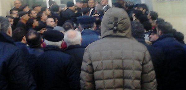 Bakıda dollar ajotajı yarandı -– FOTOLAR 