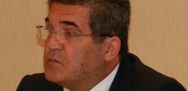 Qaradağın icra başçısı bahalaşmaya görə yanına gələnləri otağından qovdu: ‘Mənlik deyil’
