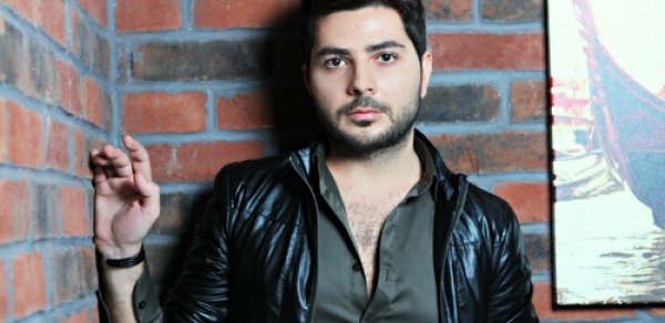 Sabir Rüstəmxanlı qızını bu müğənniyə nişanladı -  FOTOLAR