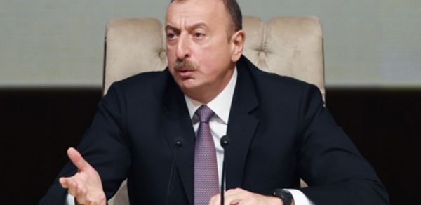 “O ayaqqabıları niyə bəyənmirlər?” - Prezident məmurları danladı -  VİDEO