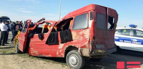 Bakı - Qazax mikroavtobusu aşdı -  xeyli yaralı var