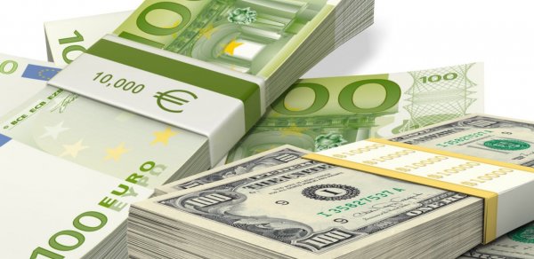 Dollar ucuzlaşdı, avro bahalaşdı