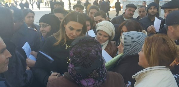 Seçiciləri Qənirə Paşayevaya “Azəriqaz”dan şikayət etdilər