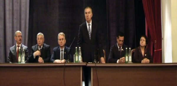 Əli Həsənov: "Qoy, aidiyyəti qurumlar öz vəzifələrini icra etsinlər"