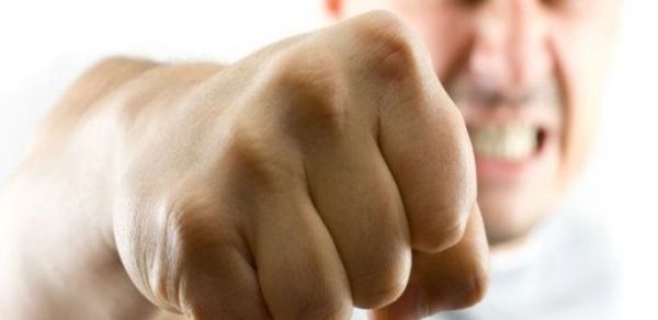 Azərbaycanlı şirkət direktorunu bir yumruq zərbəsinə öldürdü