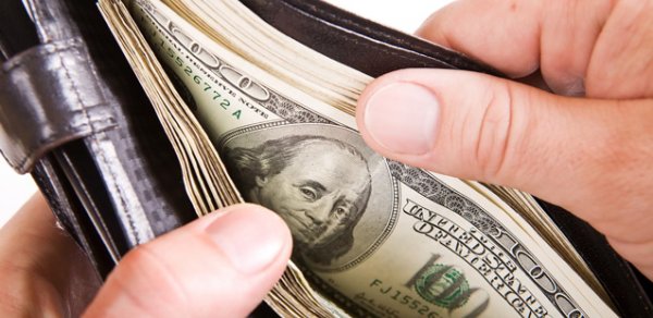 Bakılı biznesmeni aldatdılar –150 min dollarını geri ala bilmir