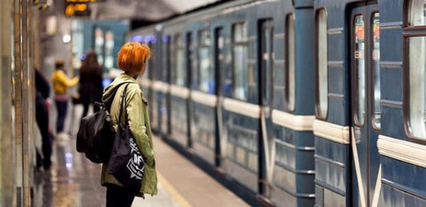 Bakı metrosunda problem, iki qatar depoya göndərildi