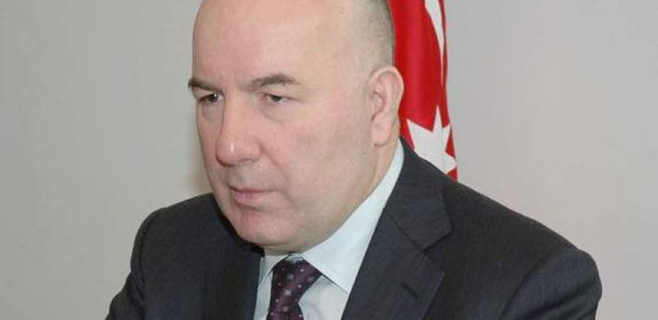 Elman Rüstəmov: “Manatın növbəti devalvasiyası gözlənilmir”