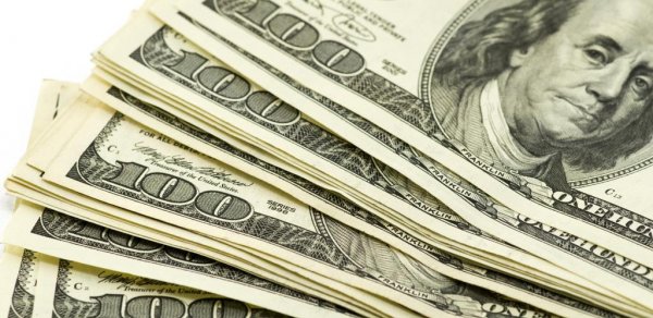 Dollar qalxdı-  1,60 manatı keçdi