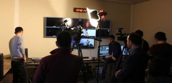 BDU-nun jurnalistika fakültəsində radio otaqları və televiziya studiyası qurulur - FOTOLAR