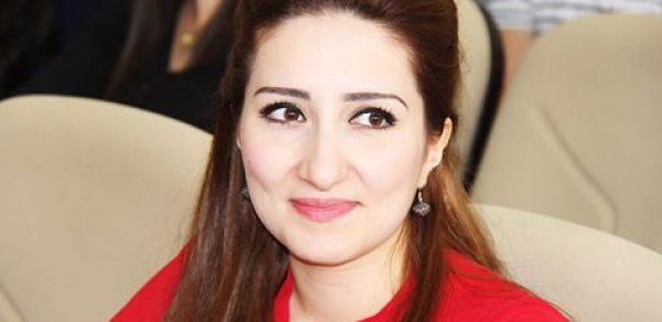 Gənclər təşkilatının tədbirində gülünc vəziyyət:Qadanız alım, tədbirə gəlin
