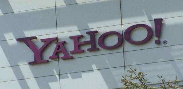 Yahoo шпионит за пользователями