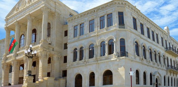 Baş Prokurorluqdan xəbər portalının rəhbərinə XƏBƏRDARLIQ